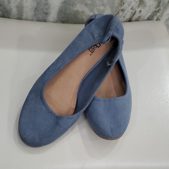 Vtg Brash Blue Flats with Rounded Toe and Minimalist Design Sz 10 - Picture 10 of 12